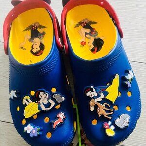 SNOW WHITE CROCS